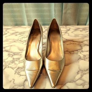 Nine west gold heels